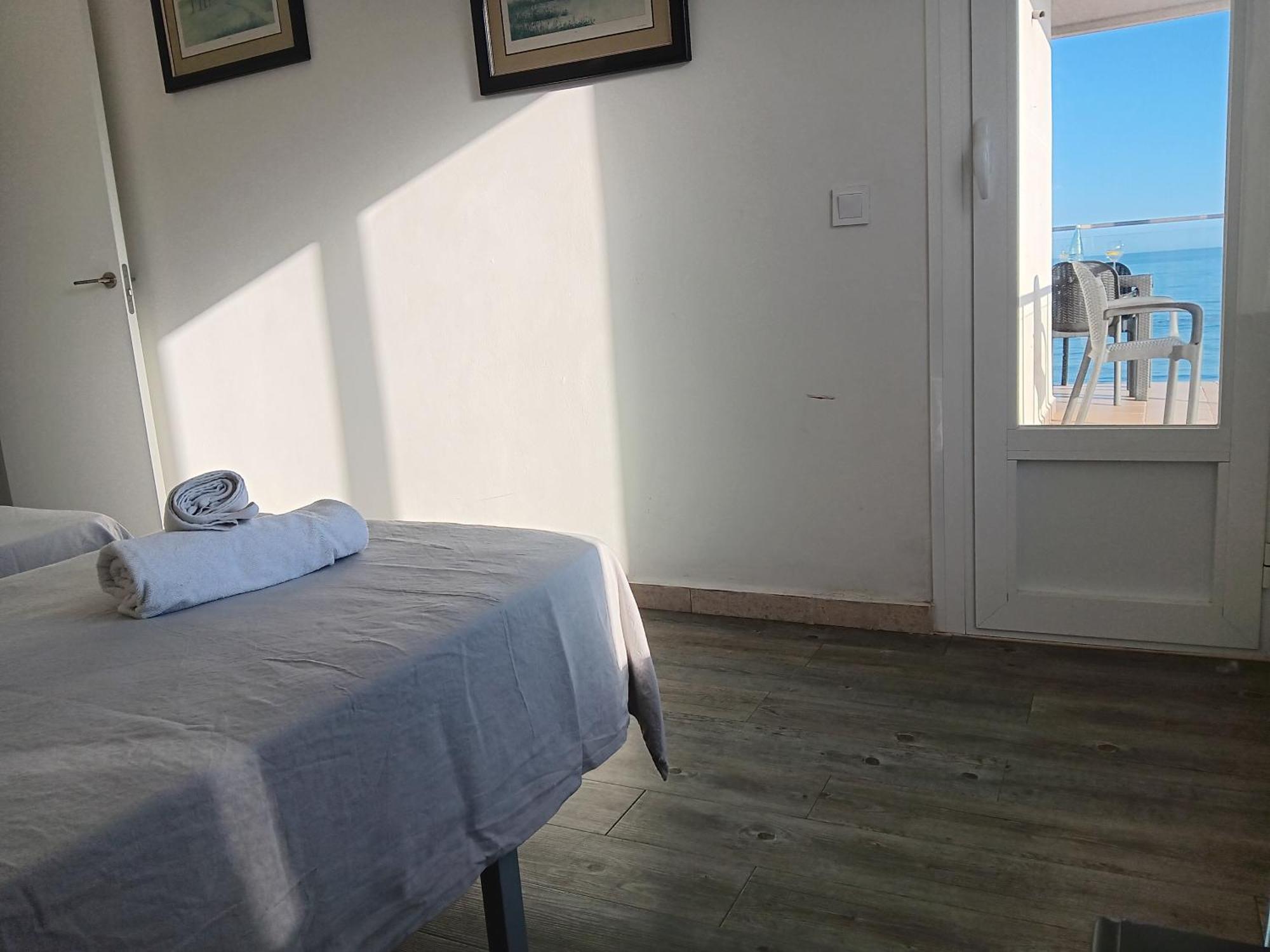 Alojamiento Iberia Playa Estepona Exterior photo
