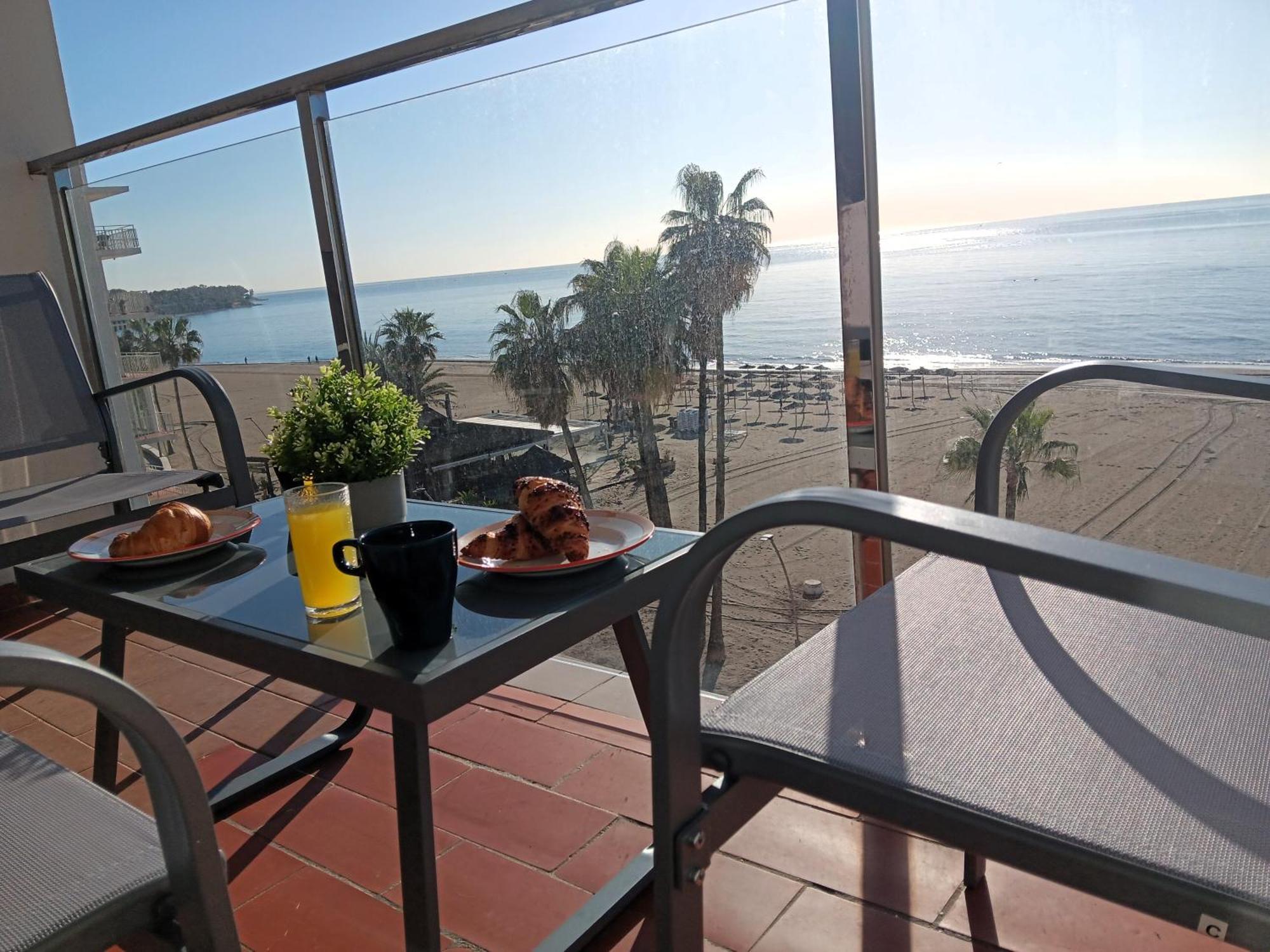 Alojamiento Iberia Playa Estepona Exterior photo